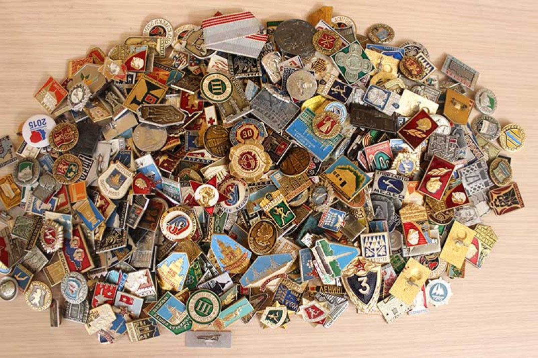 Варианты иконок для сайта. Набор значков на различных компьютерах одинаковый. Иконка коллекция. Набор значков на различных компьютерах одинаковый. Фото разных значков старых море ш15к.